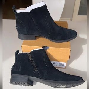 BNIB UGG Black Waterproof Suede Ankle Boots